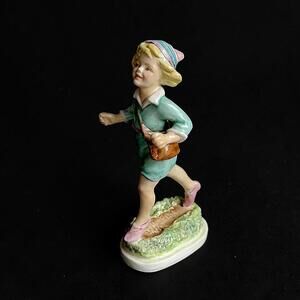 Vintage Royal Worcester Thursday's Child Has Far To Go Figurine England - 10123